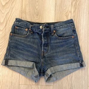Levi’s denim shorts - size 26